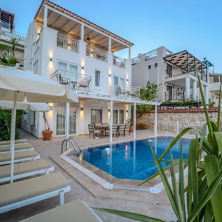 Leda Mare Sea View, Private Pool & Clubs *