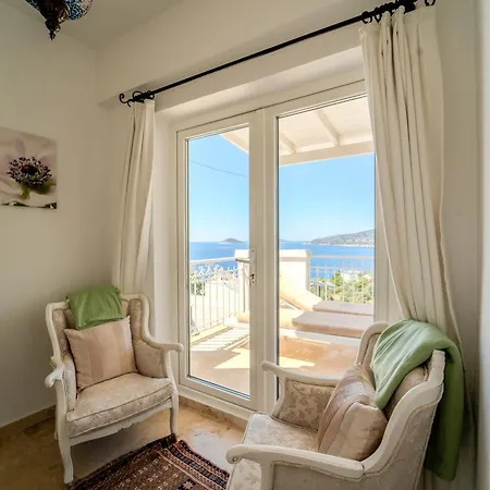 Villa Leda Mare Sea View, Private Pool & Clubs *