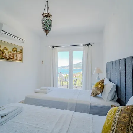 Villa Leda Mare Sea View, Private Pool & Clubs *