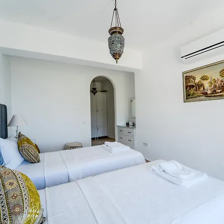 Leda Mare Sea View, Private Pool & Clubs Villa